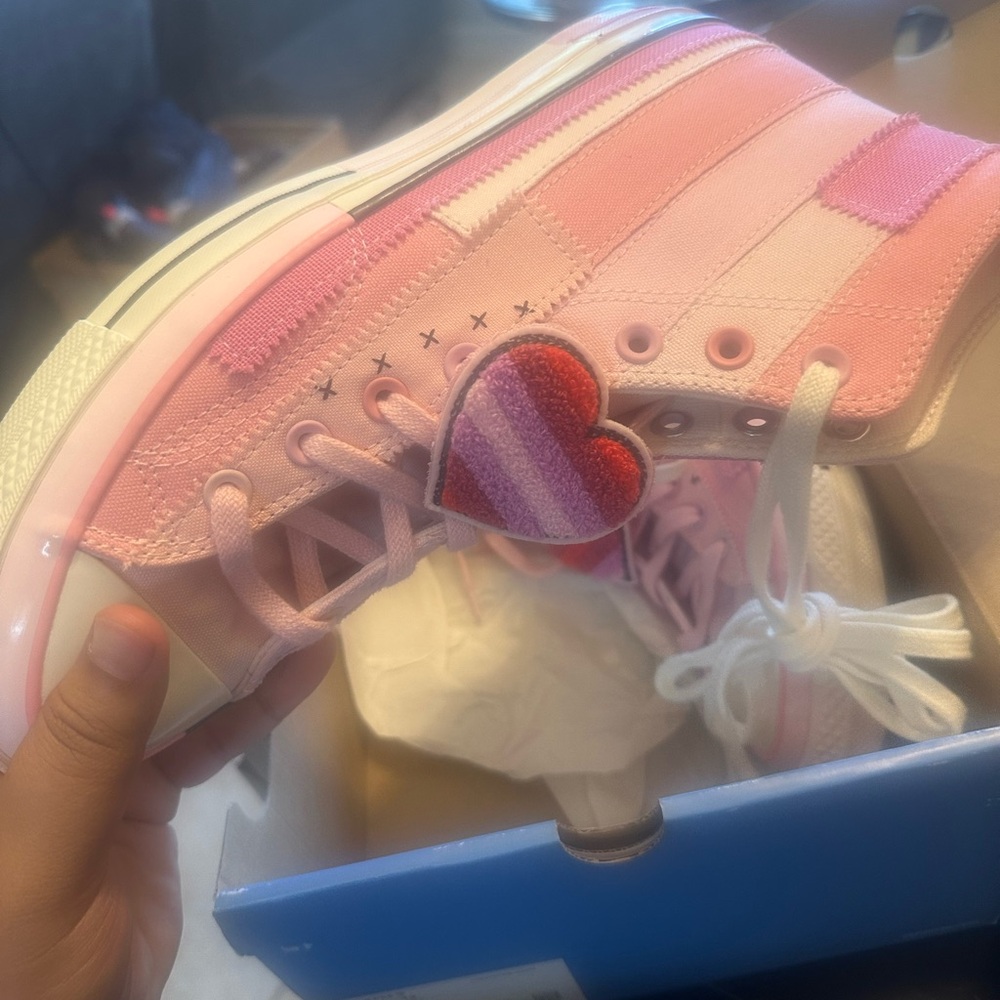 MILLIE BROWN UNISEX CONVERSE | size 10 men size 12 woman - Picture 1 of 3